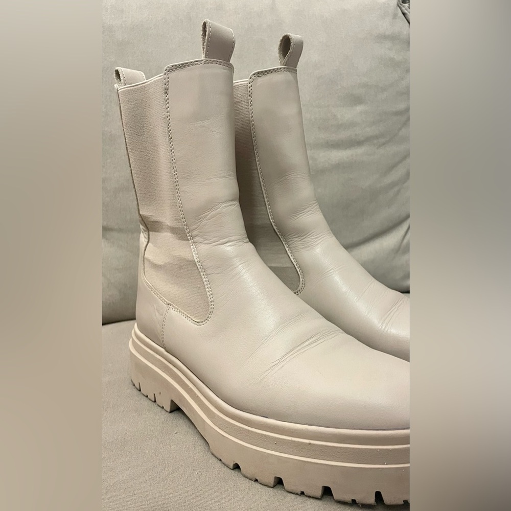 Zara tan leather lug sole chelsea boots. Size 9.